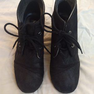 🧡 Maurices Wedge Booties - Black - Size 10